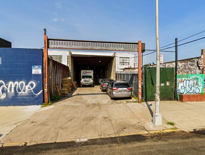 More Photos Of 77-107 Dobbin St, Brooklyn Manufacturing For Sale