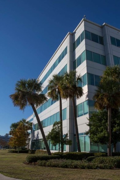 More Photos Of 2219 Lakeshore Dr, New Orleans Office For Lease