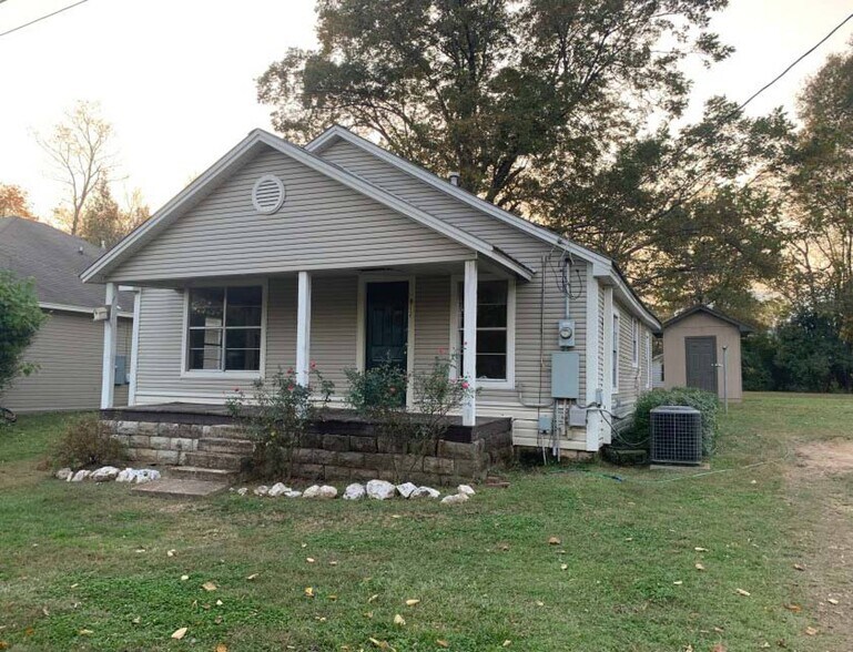 More Photos Of Main St, Benton Specialty For Sale