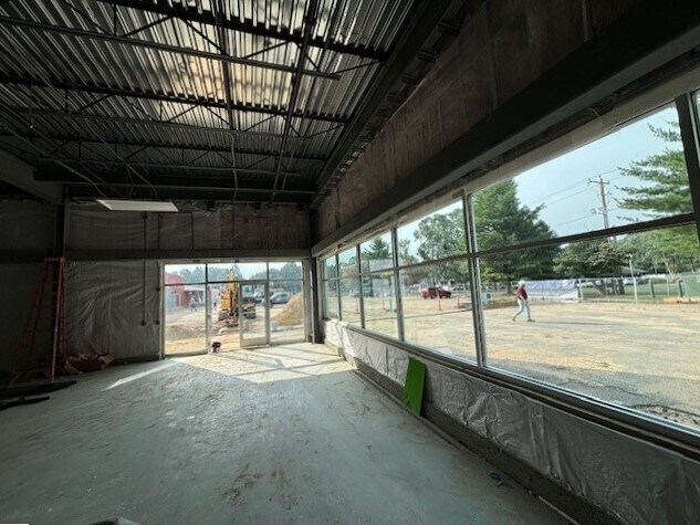 More Photos Of 901-945 Shaker Rd, Longmeadow Freestanding For Lease