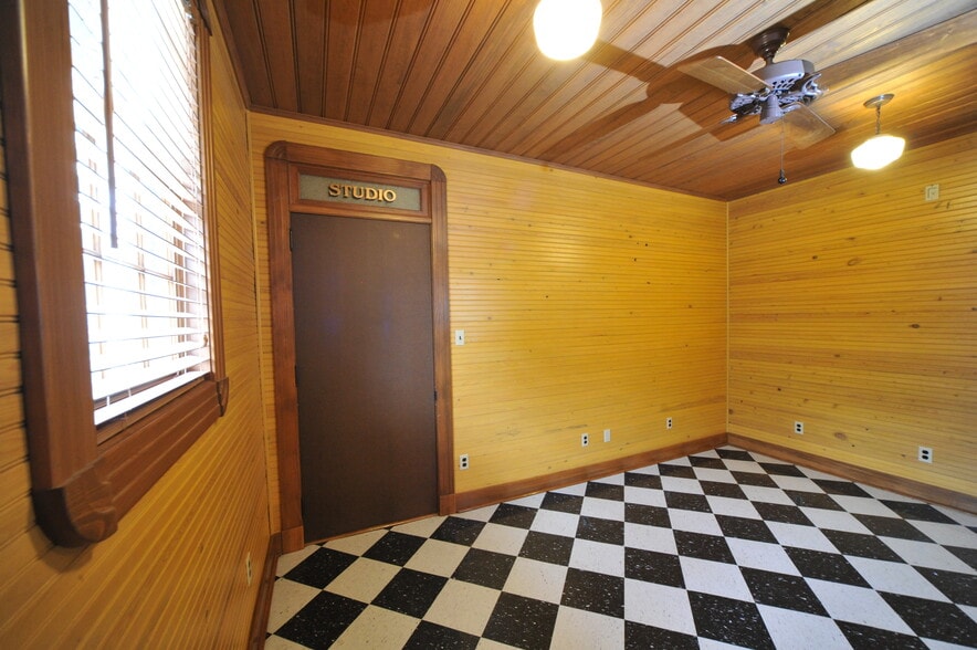 More Photos Of 815-817 Rosedale Dr, New Orleans Office For Sale