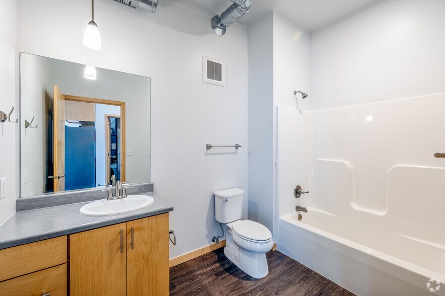 More Photos Of 103 Virginia St, Sioux City Apartments For Lease