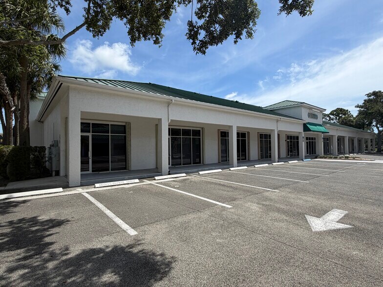 Primary Photo Of 654 W Indiantown Rd, Jupiter Medical For Sale