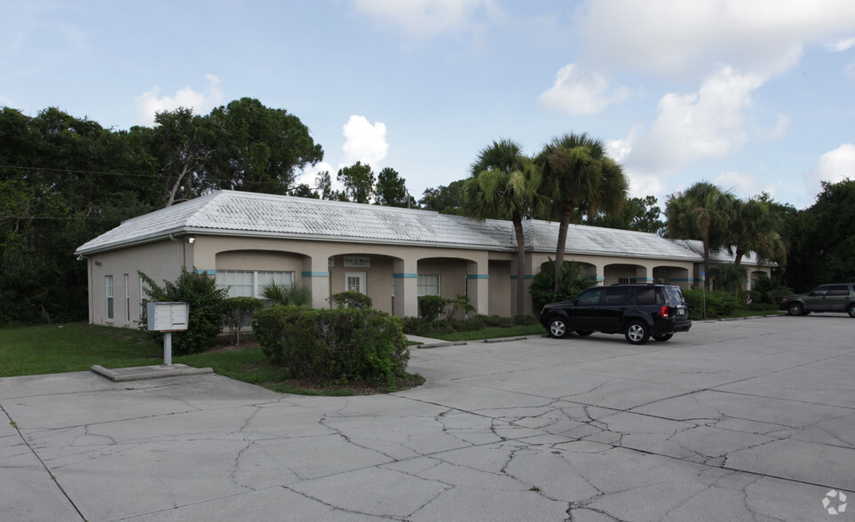 Primary Photo Of 1435 Collingswood Blvd, Port Charlotte Office For Lease