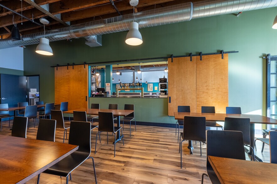 More Photos Of 973 Smith Ave S, Saint Paul Freestanding For Sale