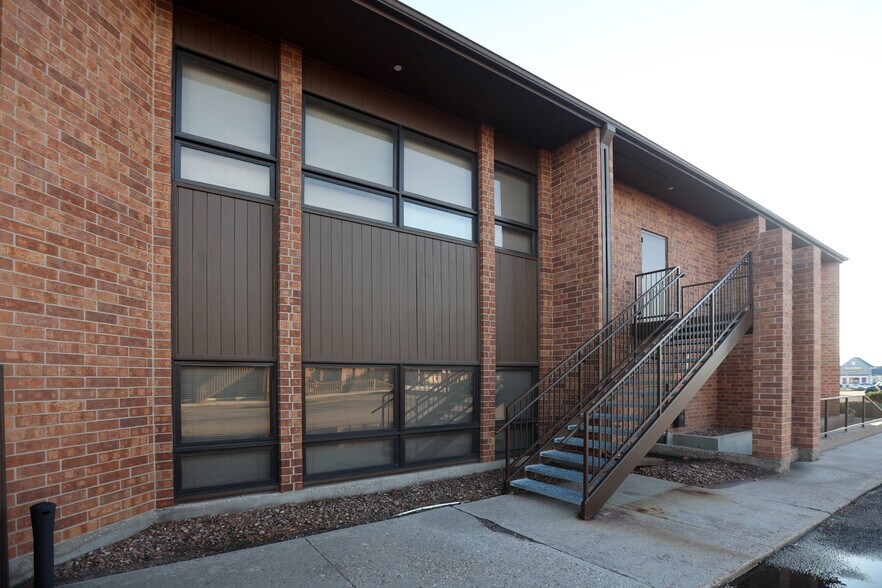 More Photos Of 4291 Austin Bluffs Pky, Colorado Springs Office For Lease