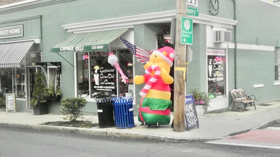 More Photos Of 229 Mill St, Greenwich Storefront Retail Residential For Lease