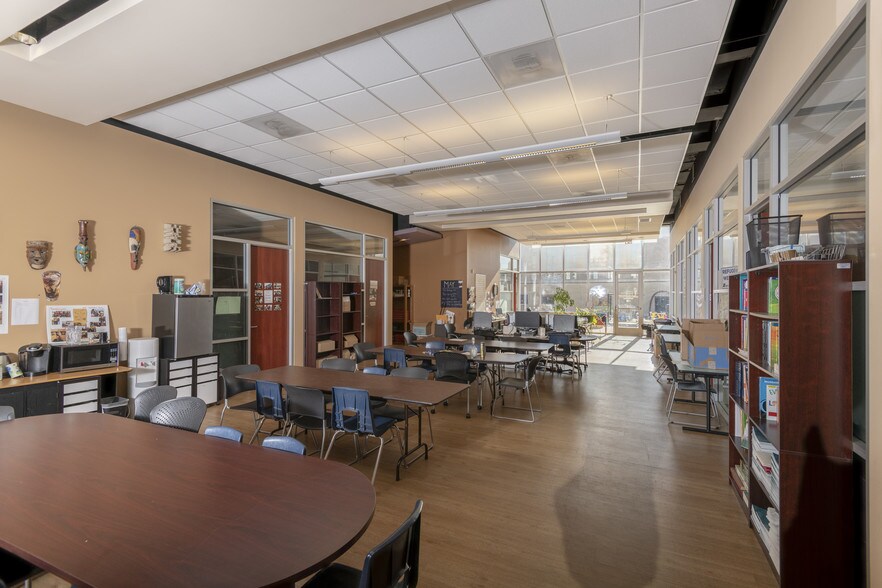 More Photos Of 120 N Stone Ave, Tucson Office For Sale