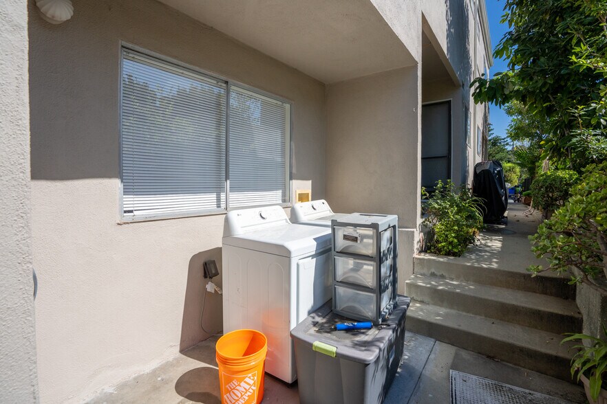More Photos Of 1434 Berkeley St, Santa Monica Apartments For Sale