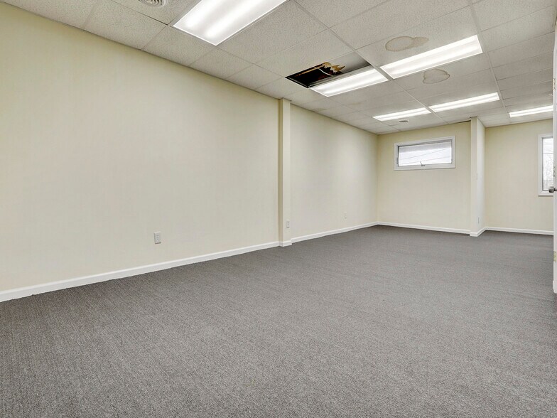 More Photos Of 1919 Deer Park Ave, Deer Park Office For Sale