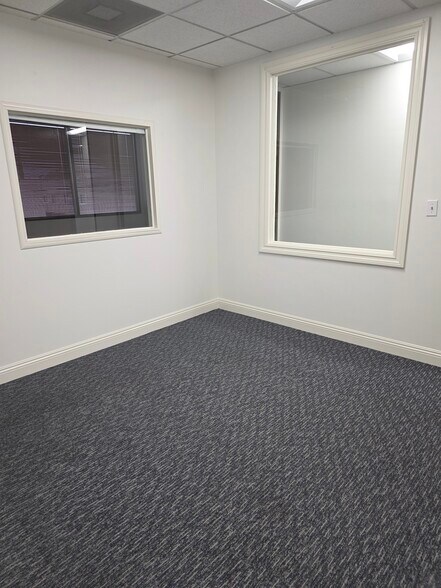 More Photos Of 22148 Sherman Way, Canoga Park Office For Lease