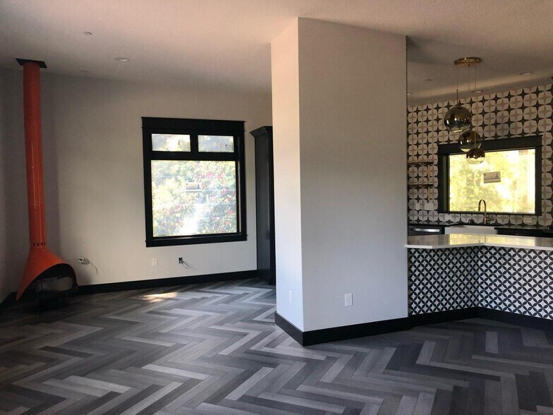 More Photos Of 3533 NE Everett St, Camas Restaurant For Sale