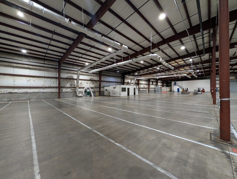 More Photos Of 1400 Montgomery, South Hill Warehouse For Lease