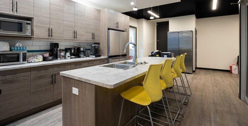 More Photos Of 8026 Franklin Av, Fort McMurray Office For Sale