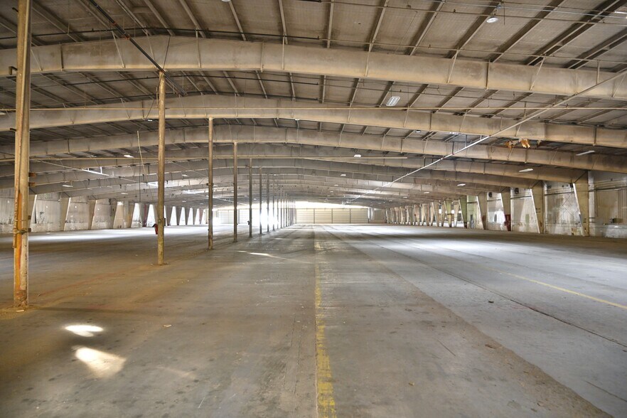 More Photos Of 7845 Carneal Rd, West Paducah Warehouse For Sale