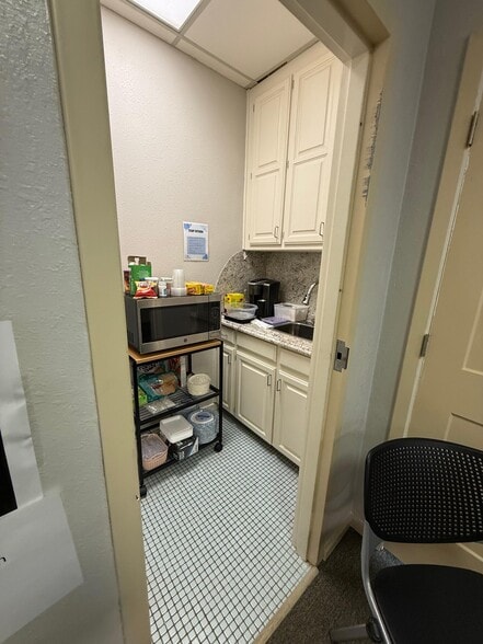 More Photos Of 421 N Sam Rayburn Fwy, Sherman Medical For Lease
