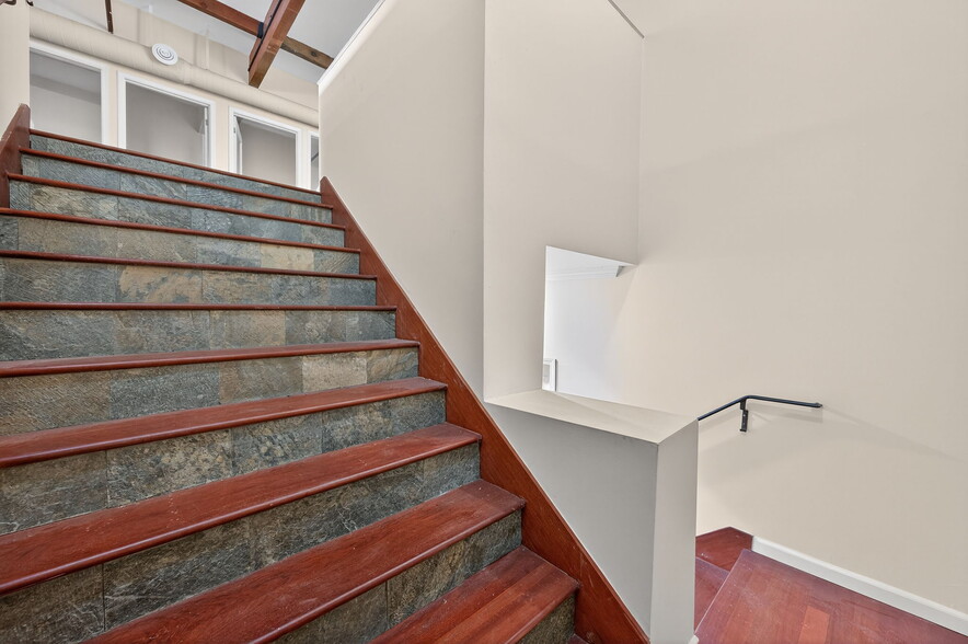 More Photos Of 20 S Linden Ave, South San Francisco Warehouse For Sale