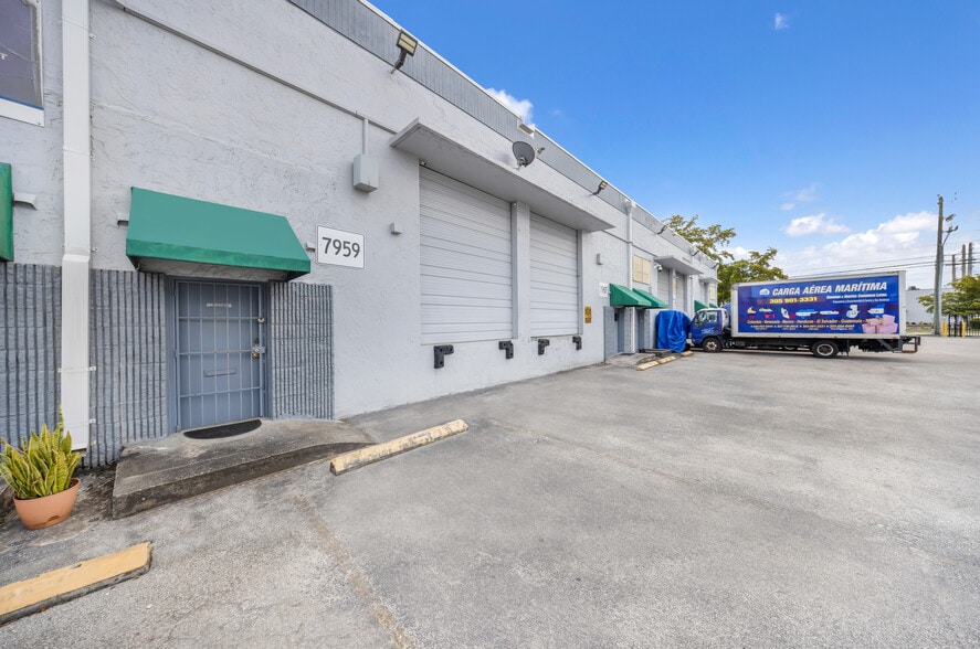 More Photos Of 7953-7967 NW 64th St, Miami Warehouse For Lease