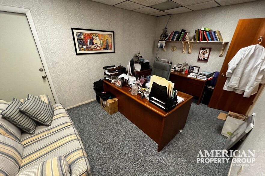 More Photos Of 101 San Marco Dr, Venice Medical For Sale