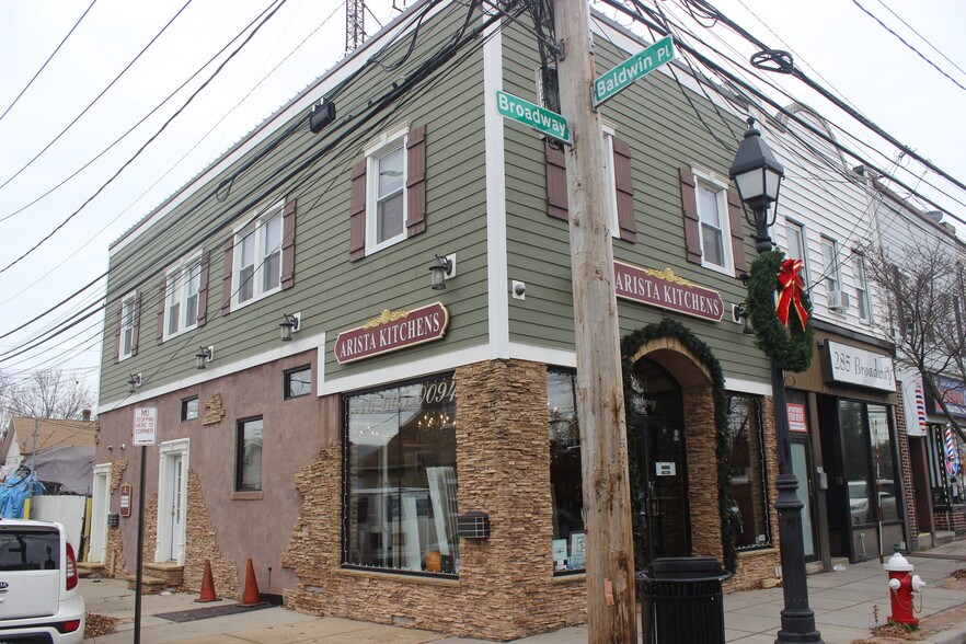 Primary Photo Of 281 Broadway, Bethpage General Retail For Lease
