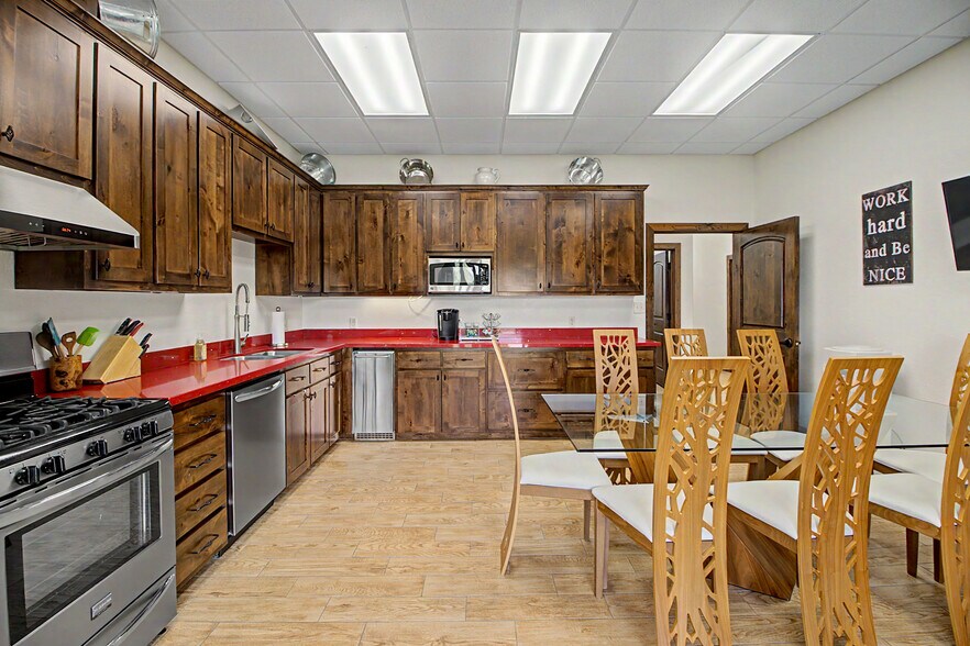 More Photos Of 8050 TX-21, Caldwell Office For Lease
