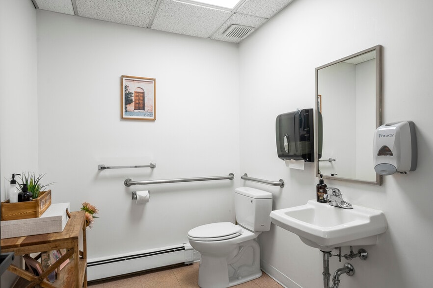 More Photos Of 395 Sabattus St, Lewiston General Retail For Sale