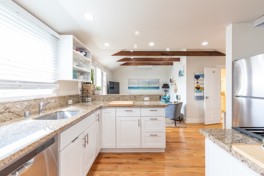 More Photos Of 1030 G St, Napa Apartments For Sale