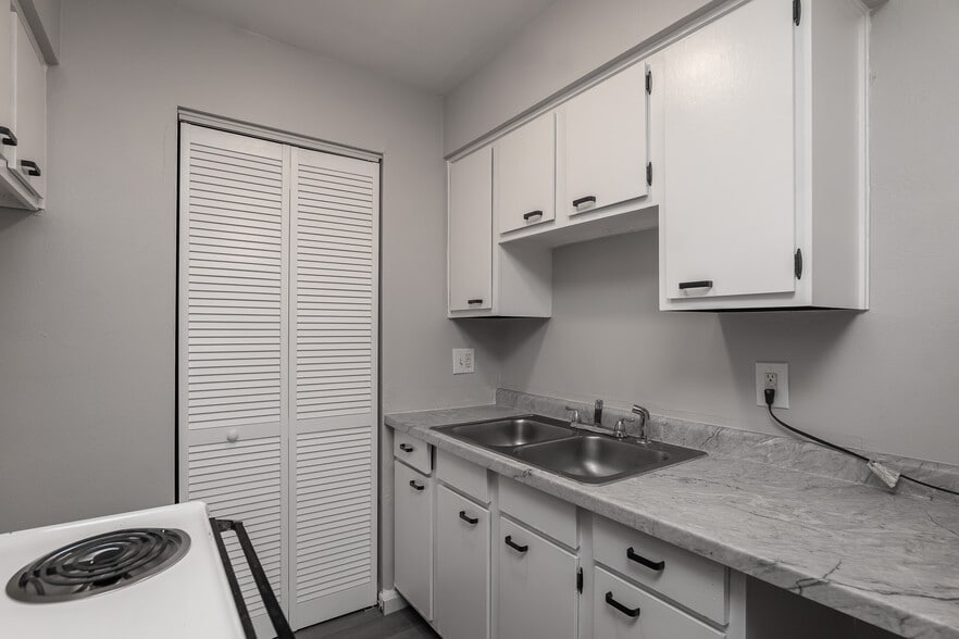 More Photos Of 2525 Germantown St, Dayton Apartments For Sale