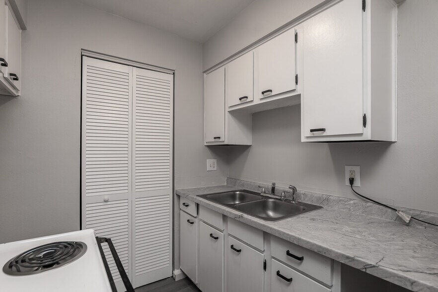 More Photos Of 2525 Germantown St, Dayton Apartments For Sale