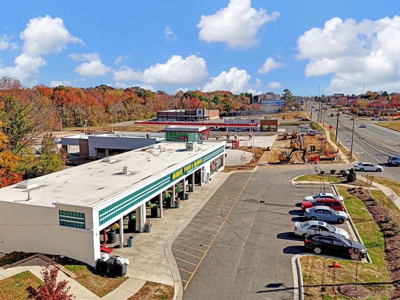 More Photos Of 2607 S Main St, High Point Auto Repair For Sale