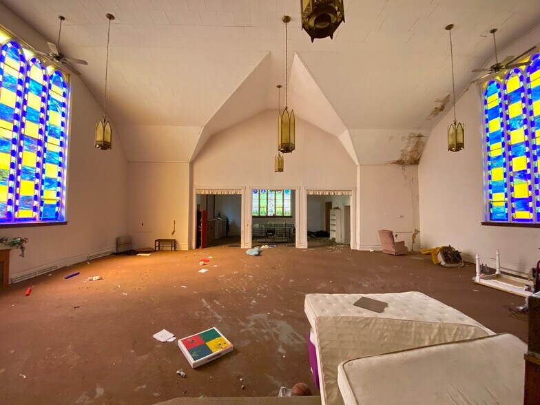 More Photos Of 534 N State St, Alma Religious Facility For Sale