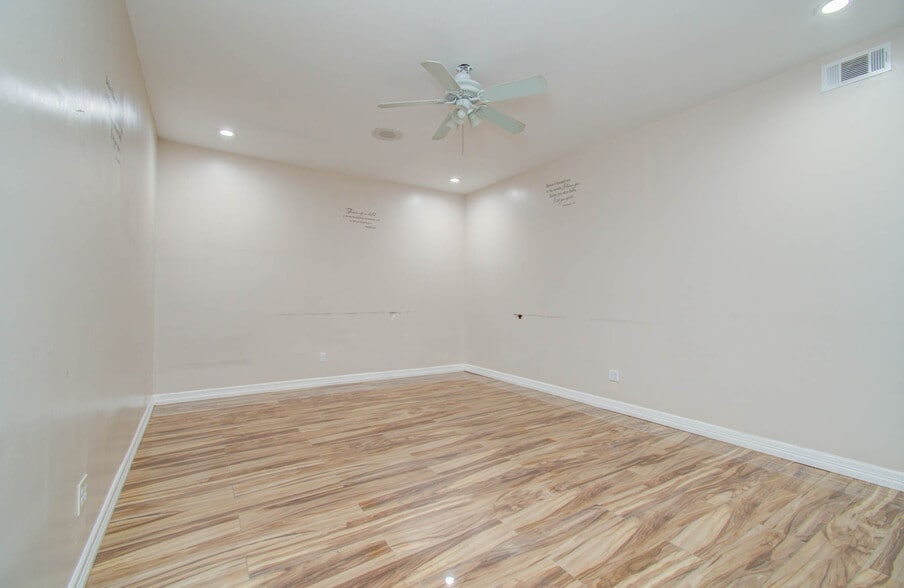 More Photos Of 11411 Homestead Rd, Houston Religious Facility For Sale