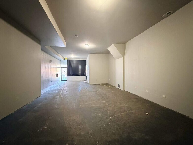 More Photos Of 2627 S Halsted St, Chicago Apartments For Lease