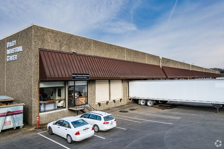 Primary Photo Of 7805-7895 SW Hunziker St, Tigard Distribution For Lease