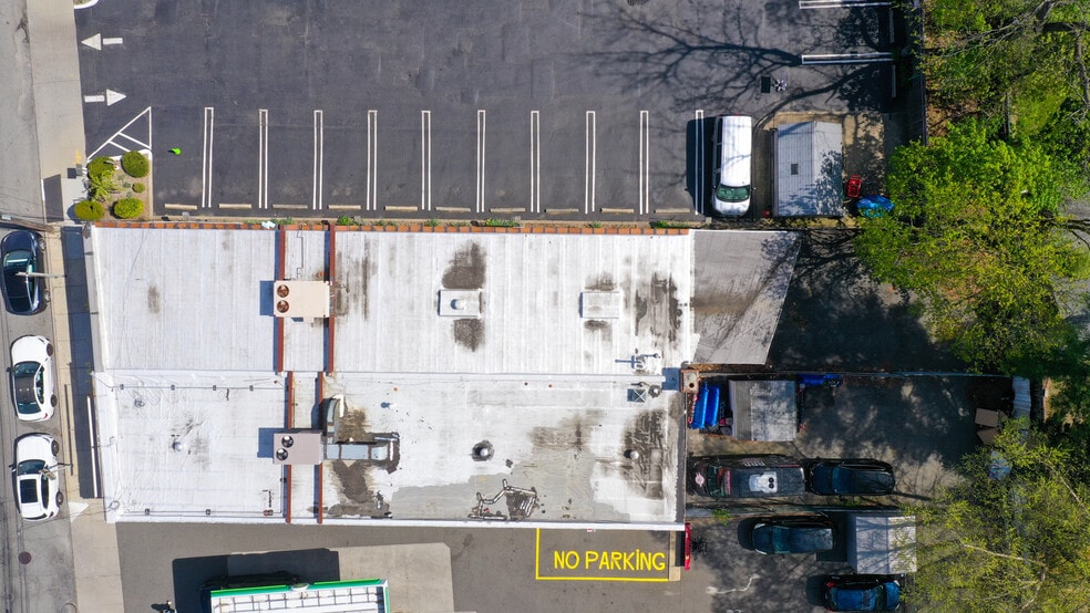 More Photos Of 12 Northern Blvd, Great Neck Storefront Retail Office For Lease