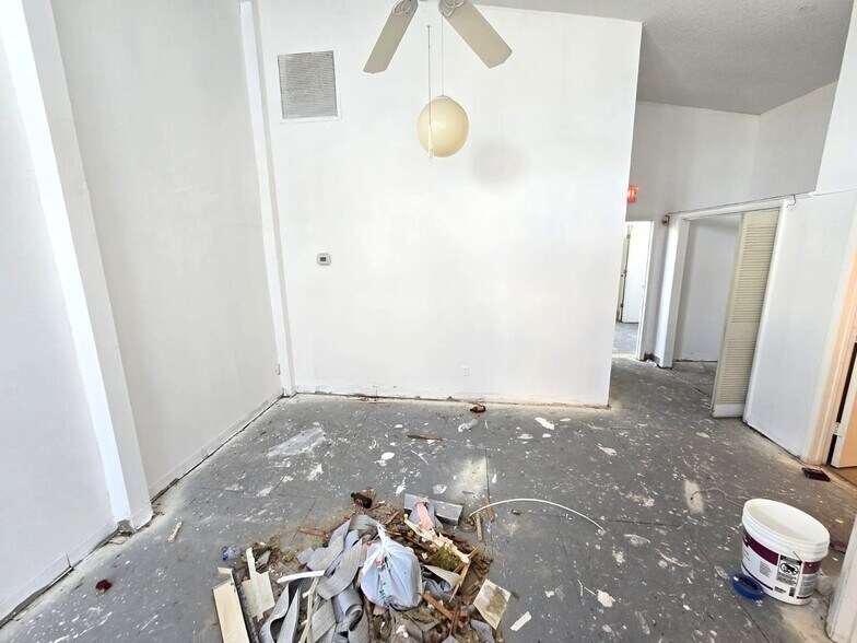 More Photos Of 5800-5820 N University Dr, Fort Lauderdale Storefront Retail Office For Lease
