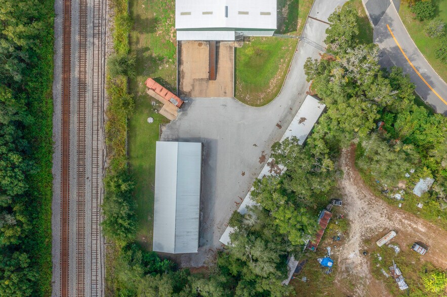 More Photos Of 1056 NE 16th St, Ocala Industrial For Lease