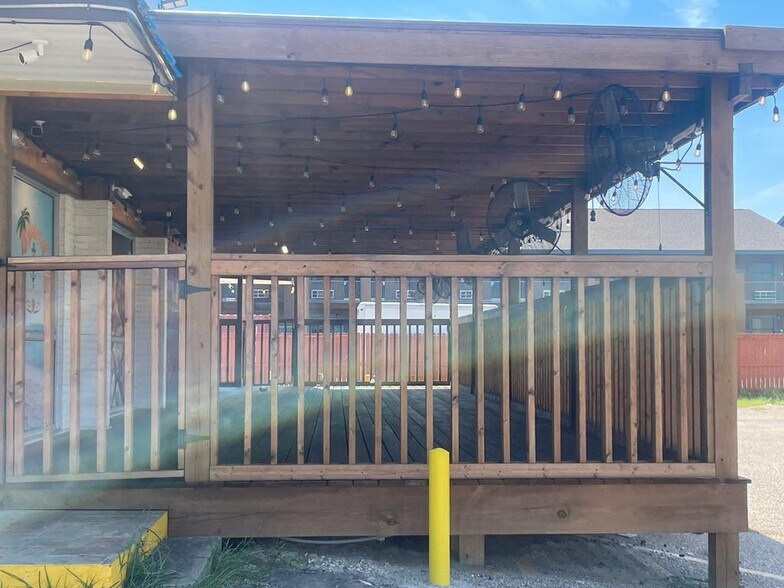 More Photos Of 1017 61st St, Galveston Restaurant For Sale