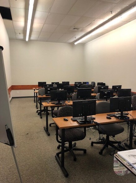 More Photos Of 515 Oakland Rd, Spindale Office For Sale
