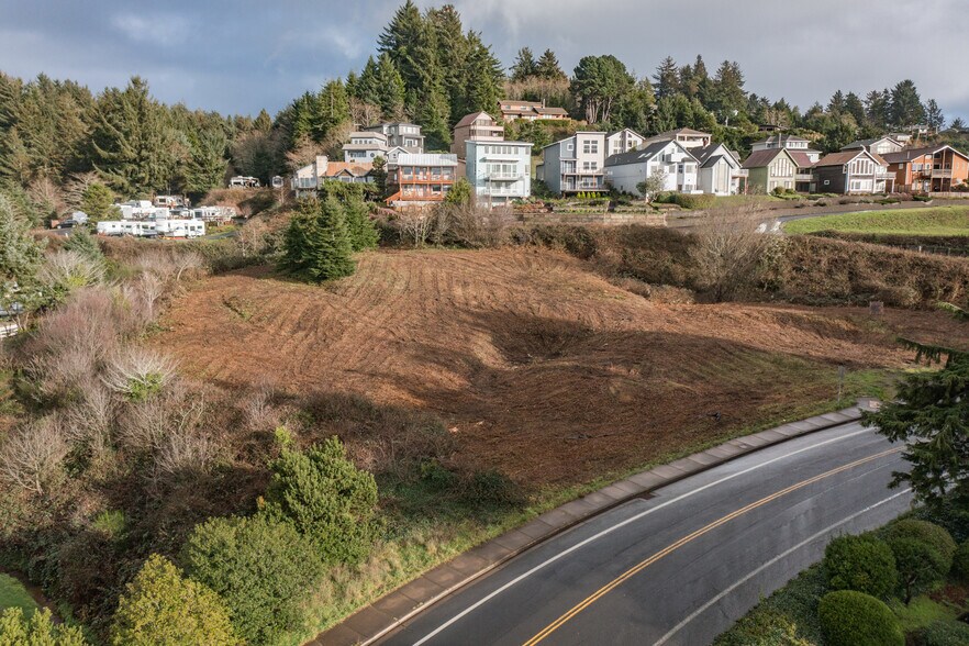 More Photos Of 1005 SE Bay Blvd, Newport Land For Sale