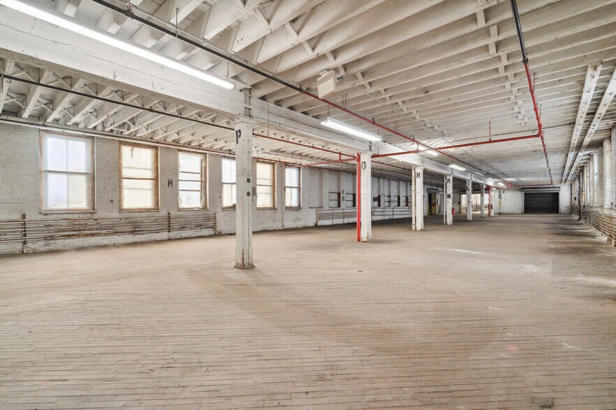 More Photos Of 2916 Weikel St, Philadelphia Warehouse For Sale