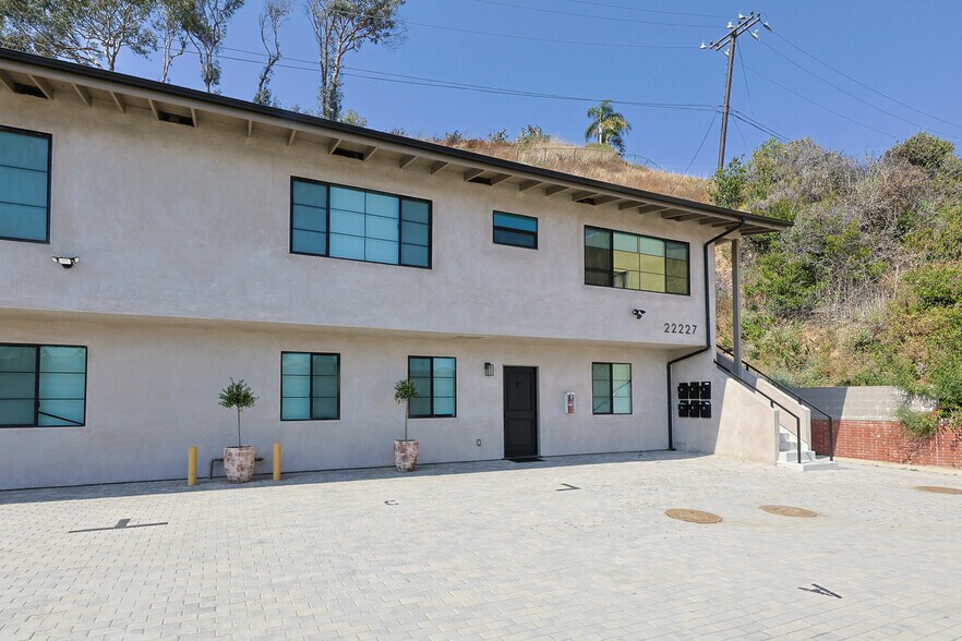 More Photos Of 22227 Pacific Coast Hwy, Malibu Apartments For Sale