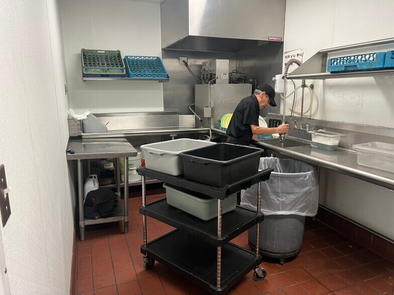 More Photos Of 820 E Santa Fe Ave, Grants Restaurant For Sale