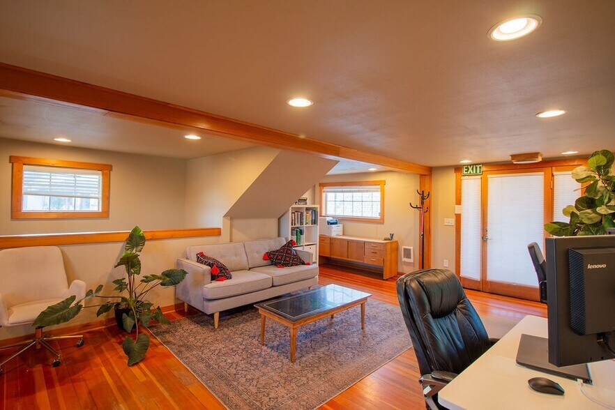 More Photos Of 120 N Line St, Moscow Office For Sale