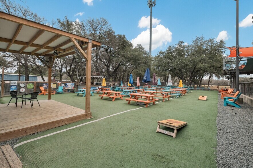 More Photos Of 13838 Jones Maltsberger Rd, San Antonio Restaurant For Sale