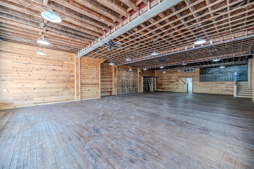 More Photos Of 200-208 S Steele St, Sanford Storefront For Lease