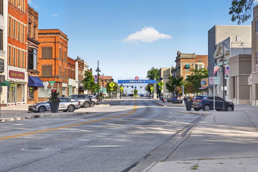 More Photos Of 573-577 Broadway, Lorain Storefront Retail Residential For Sale