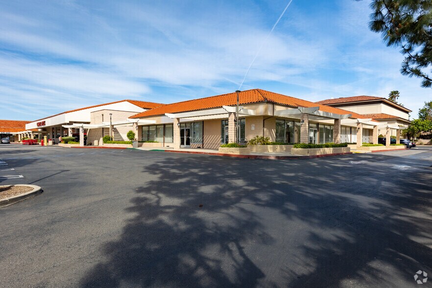 More Photos Of 475 E Avenida de los Arboles, Thousand Oaks Freestanding For Sale