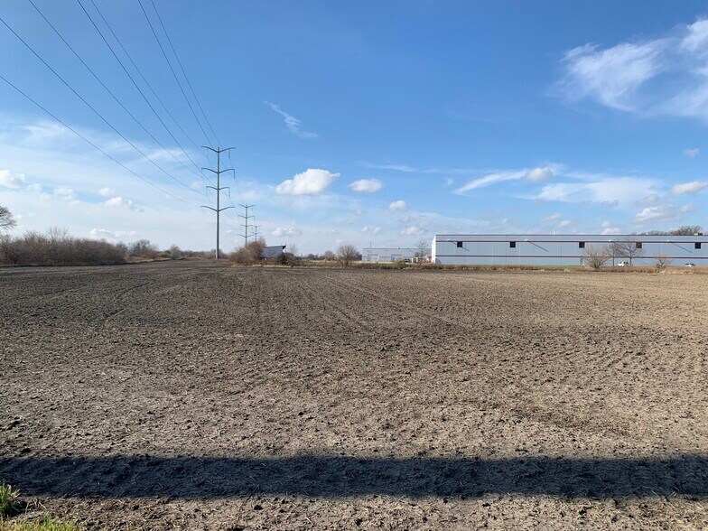 More Photos Of 1 & 2 BOOMBAH Blvd, Yorkville Land For Sale
