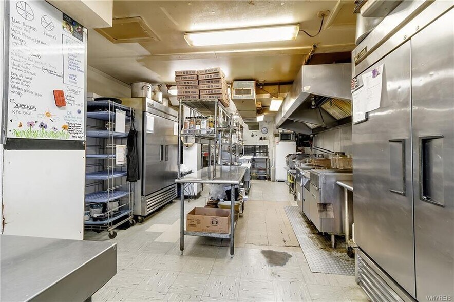 More Photos Of 1693 Quaker Rd, Barker Restaurant For Sale